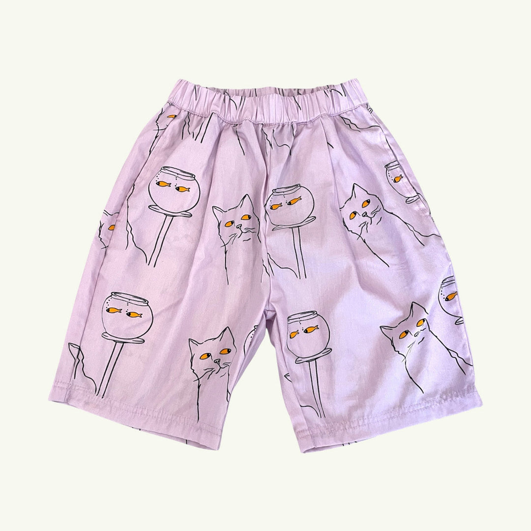 suspicious cat short on stork