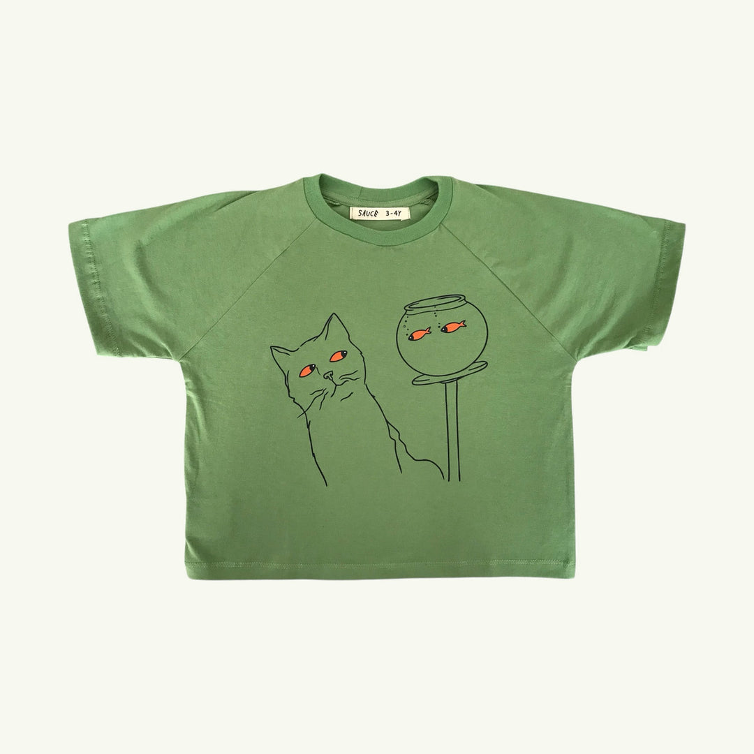 suspicious cat tee on stork